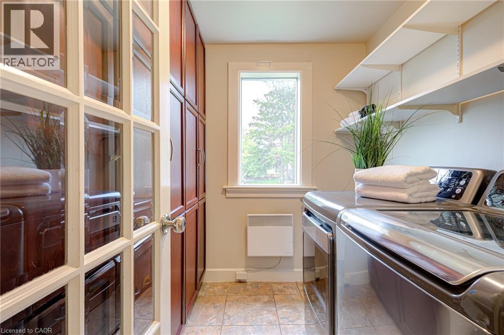 16 BORDEN Avenue N thumbnail 31