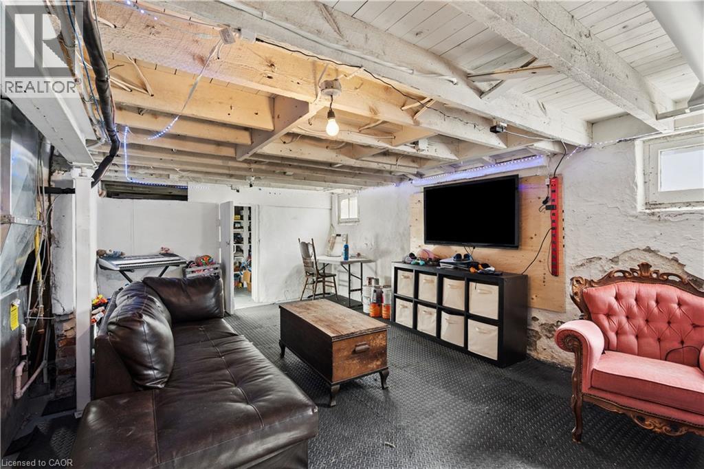 855 HAMILTON Street thumbnail 37