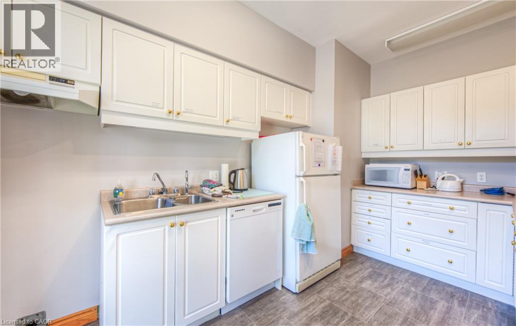 313 GEORGE Street N Unit# 4 thumbnail 38