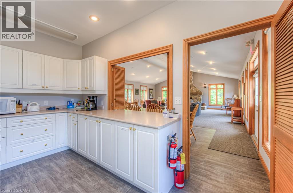 313 GEORGE Street N Unit# 4 thumbnail 39