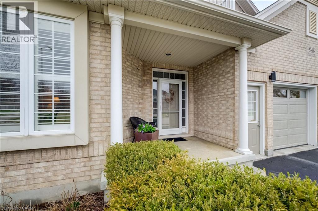 560 SPRINGWATER Drive thumbnail 3