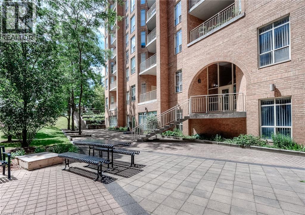 1414 E KING Street E Unit# 802 thumbnail 4