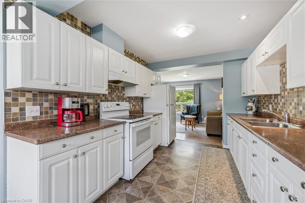 23 HOWE Drive Unit# 8 thumbnail 11