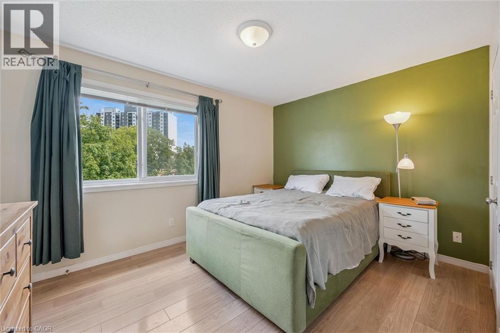 23 HOWE Drive Unit# 8 thumbnail 20