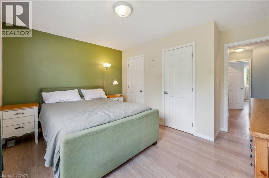 23 HOWE Drive Unit# 8 thumbnail 21