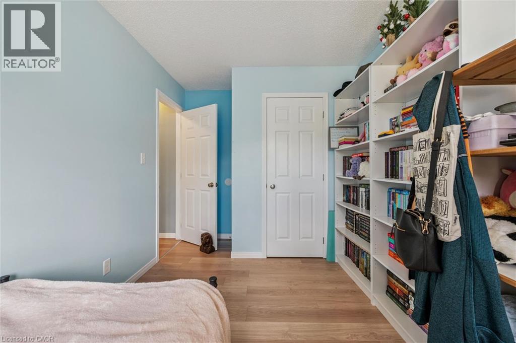 23 HOWE Drive Unit# 8 thumbnail 25