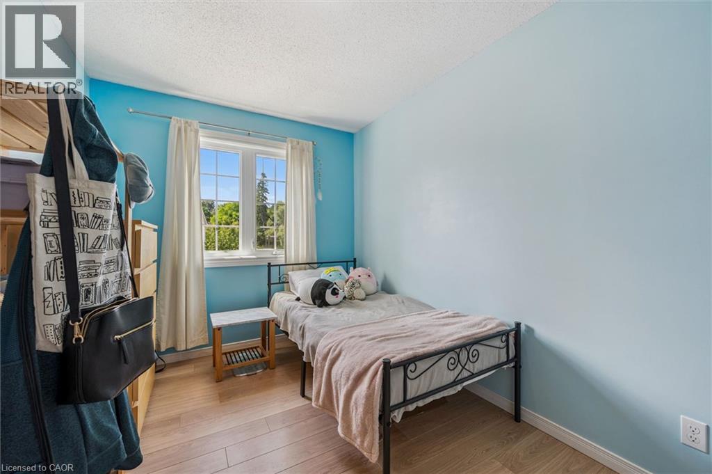 23 HOWE Drive Unit# 8 thumbnail 26