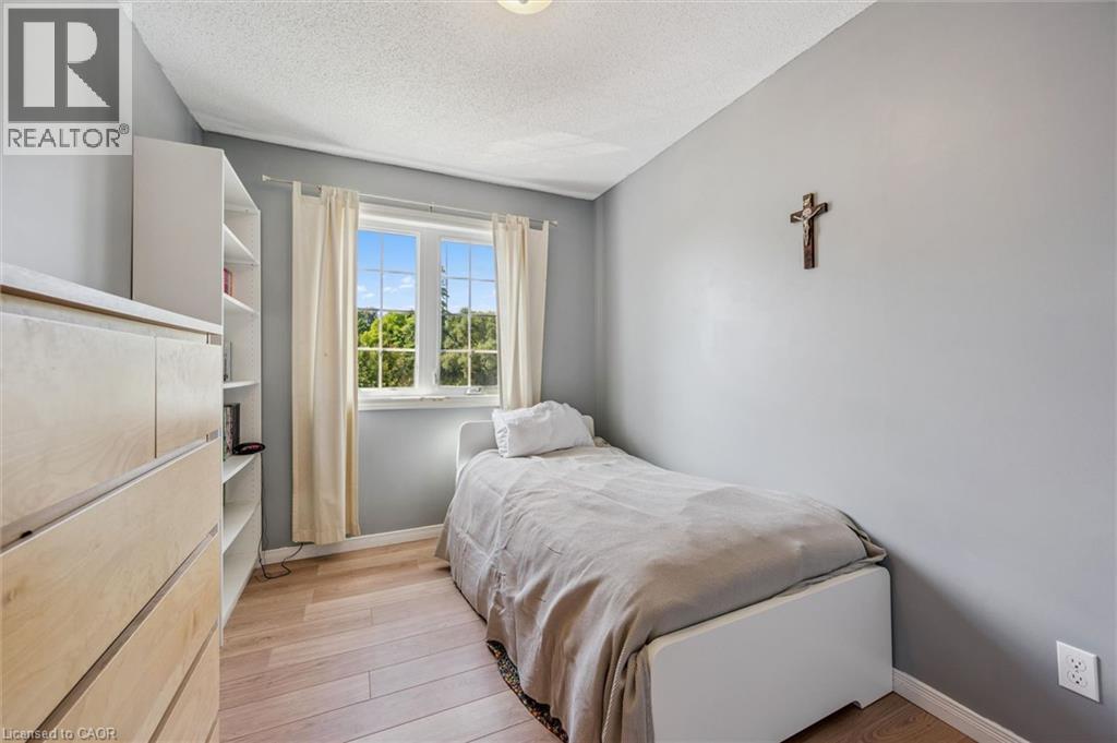 23 HOWE Drive Unit# 8 thumbnail 27