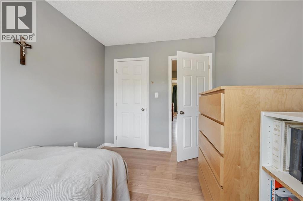 23 HOWE Drive Unit# 8 thumbnail 28