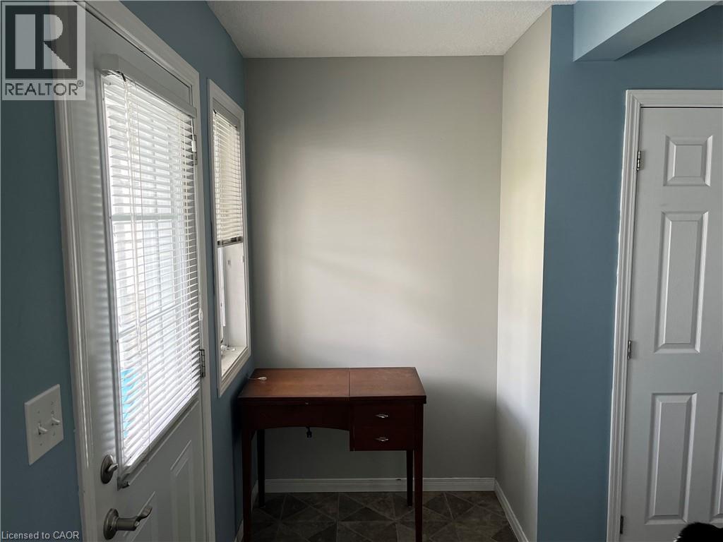 23 HOWE Drive Unit# 8 thumbnail 6