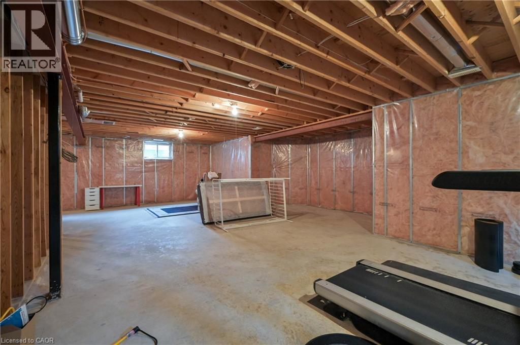 58 TEMPLETON Drive thumbnail 32