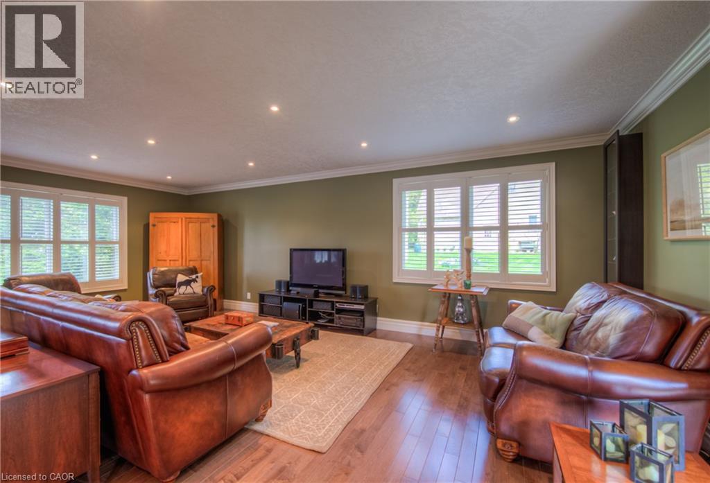 145 RIVERBANK Drive thumbnail 12