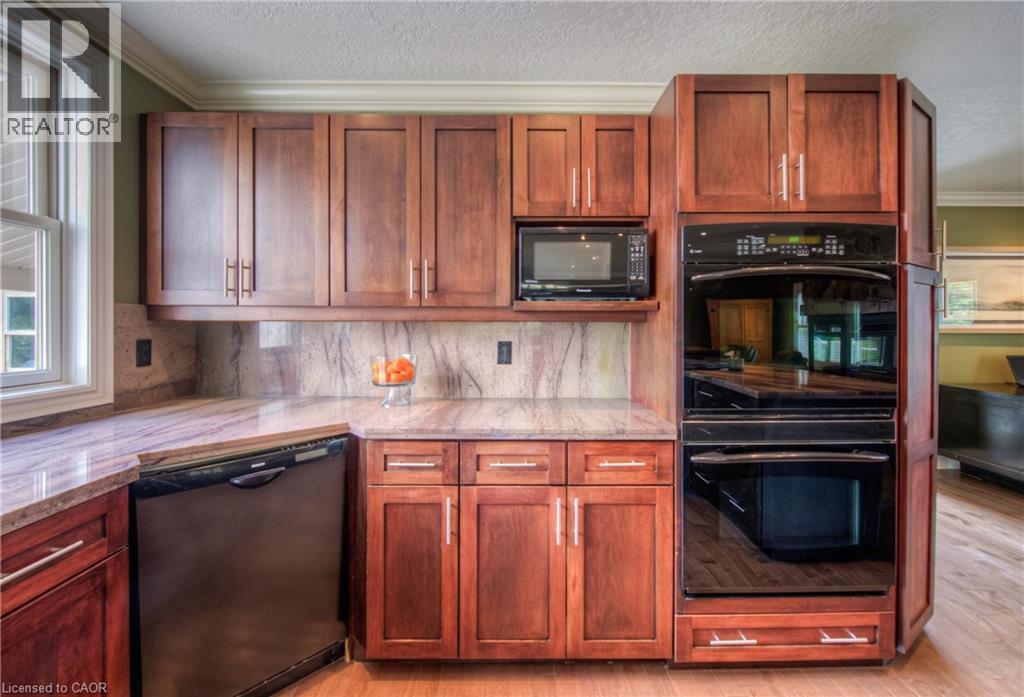 145 RIVERBANK Drive thumbnail 16