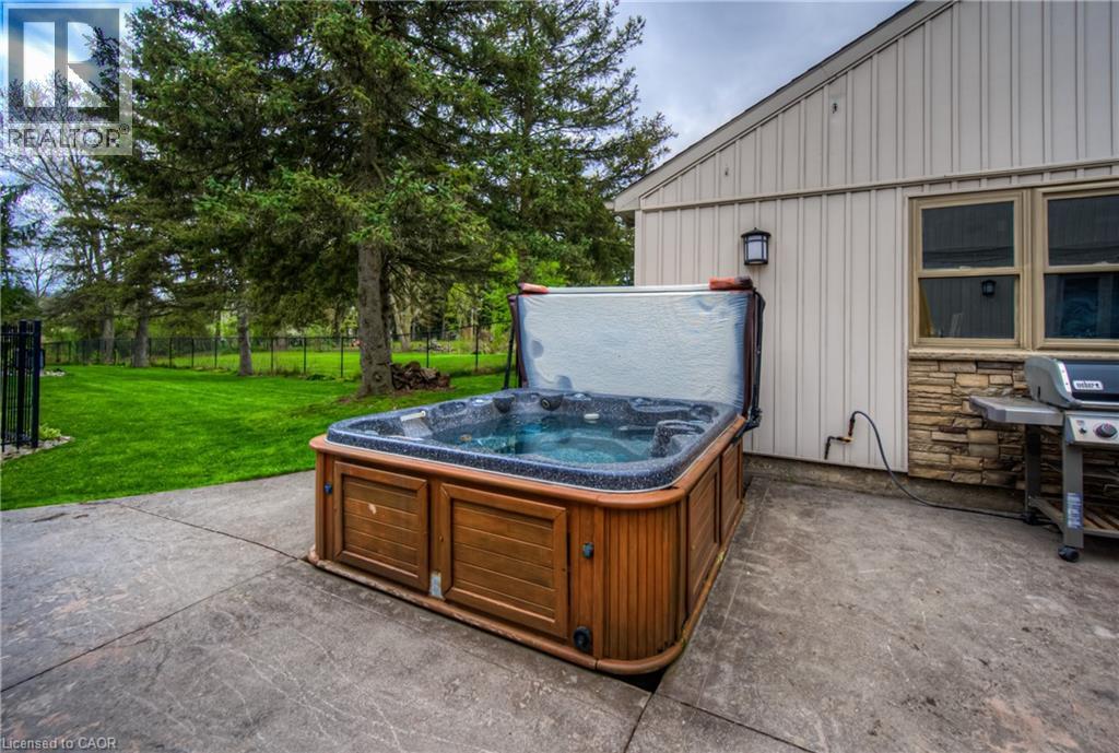 145 RIVERBANK Drive thumbnail 36