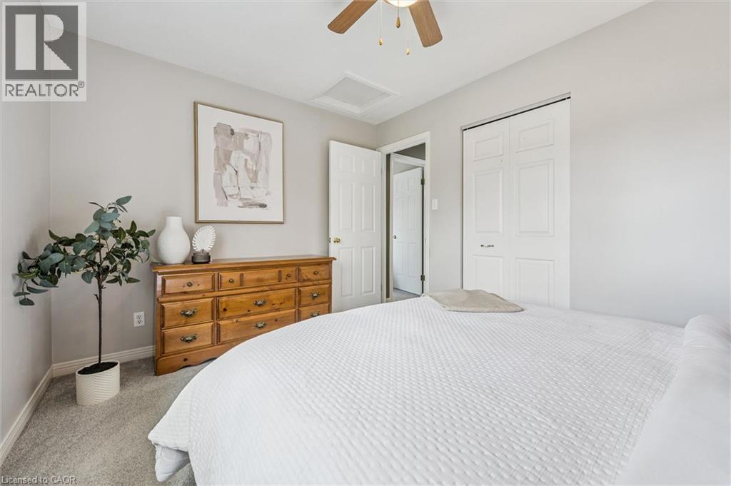 33 KINGFISHER Drive thumbnail 12