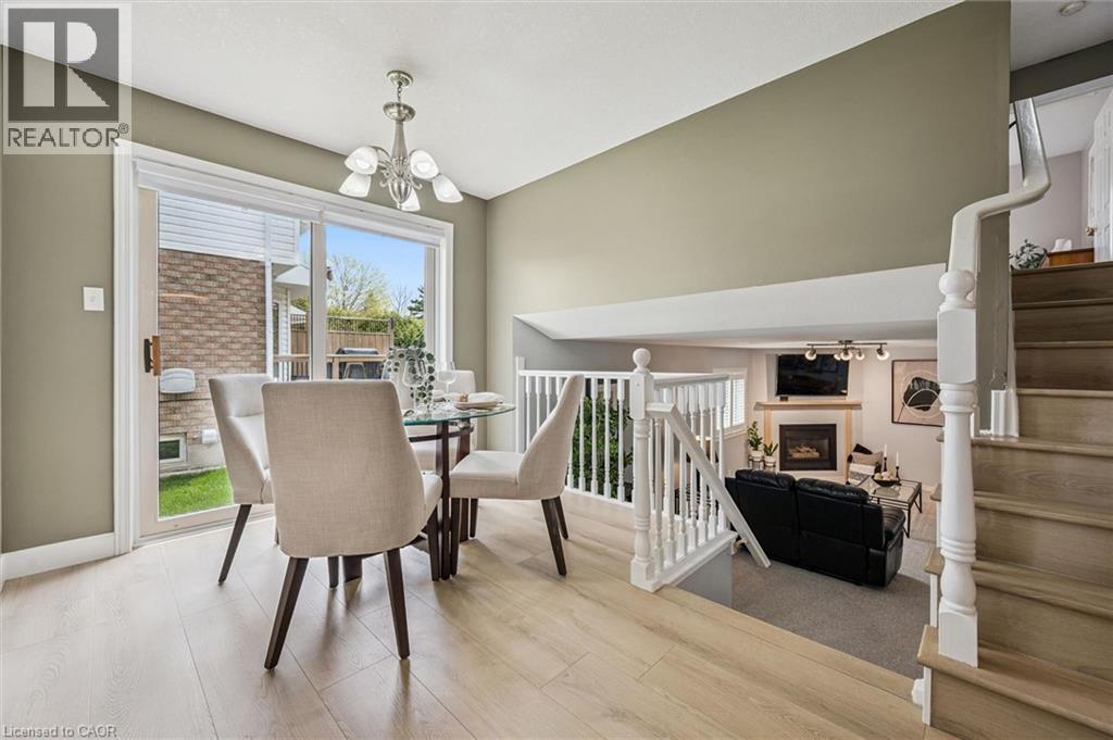 33 KINGFISHER Drive thumbnail 4