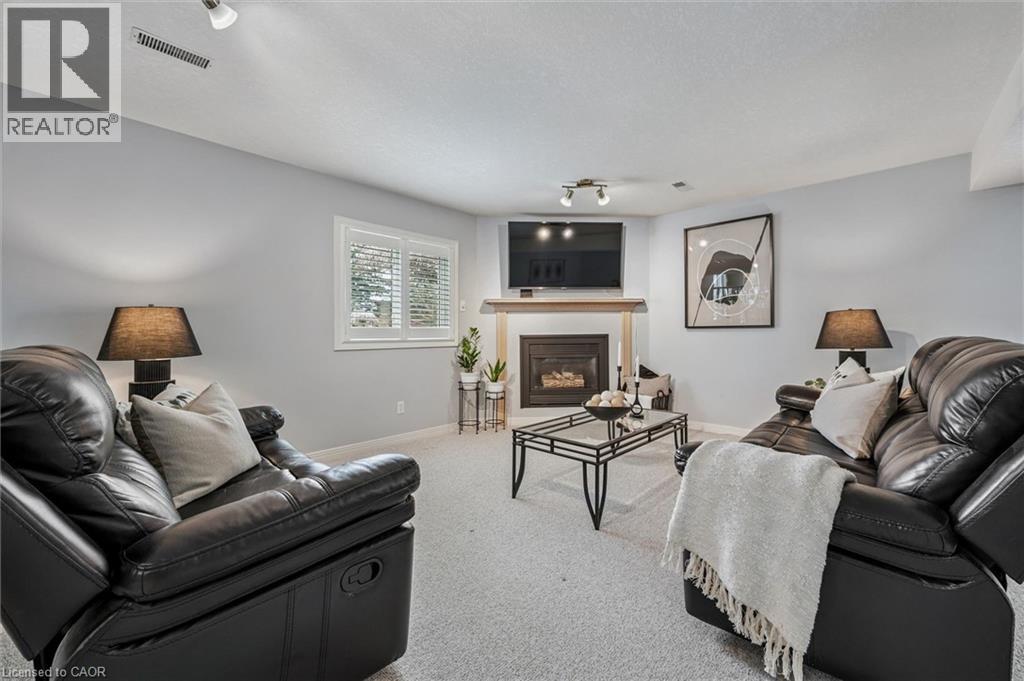 33 KINGFISHER Drive thumbnail 16