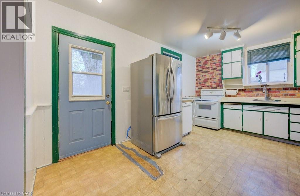 99 WOOLWICH Street S thumbnail 8