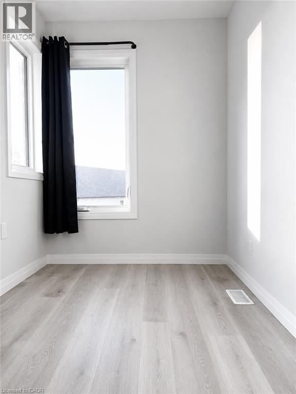 143 ELGIN Street N Unit# 90 thumbnail 18