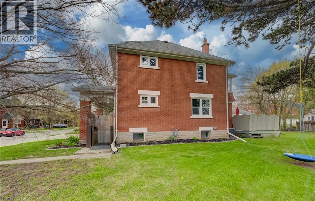 94 STIRLING Avenue N thumbnail 24