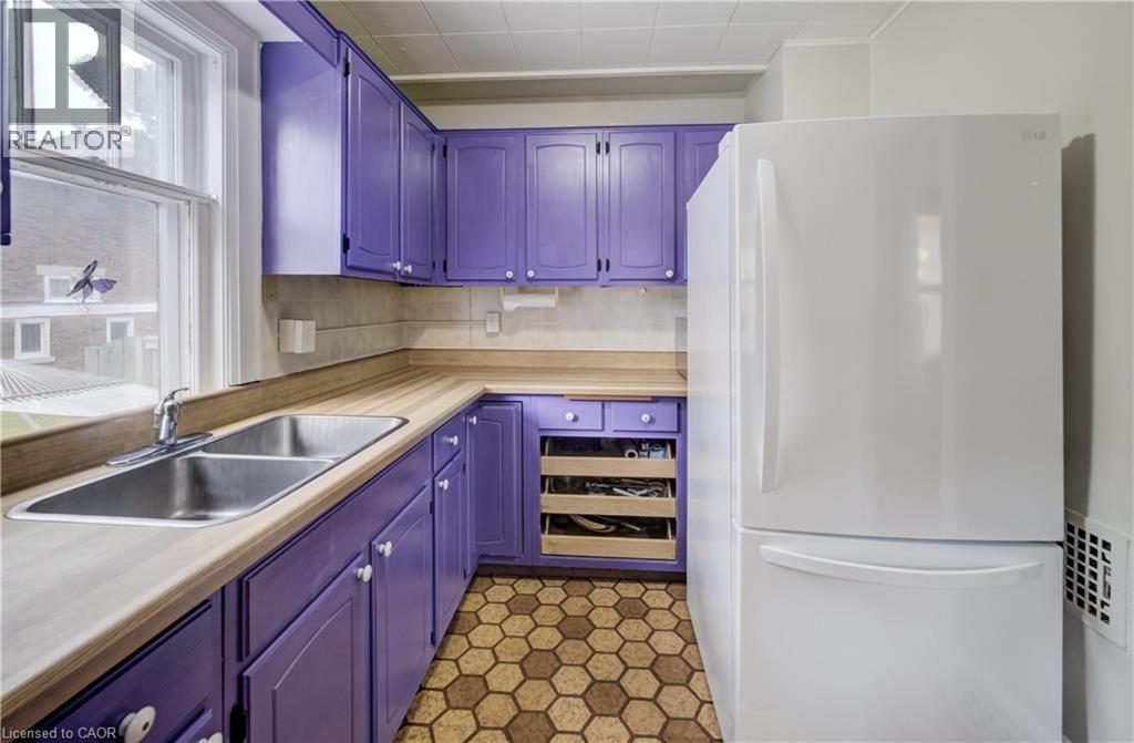 94 STIRLING Avenue N thumbnail 11