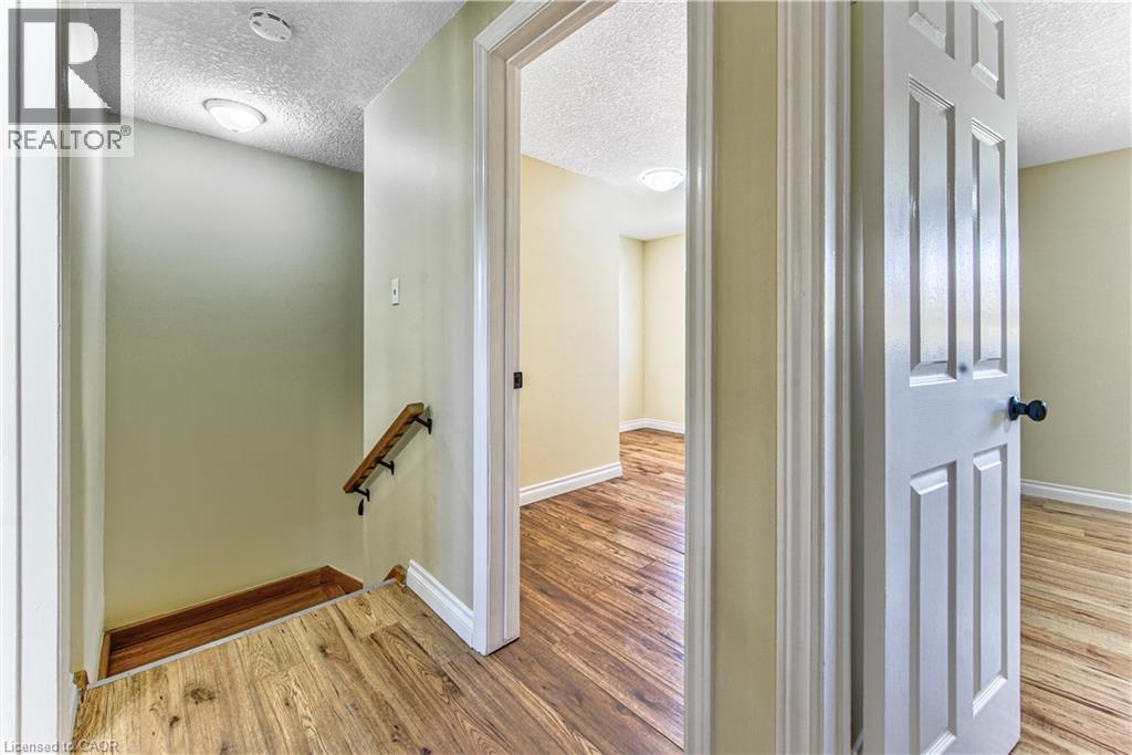 37 GOTTSCHEER Court thumbnail 19