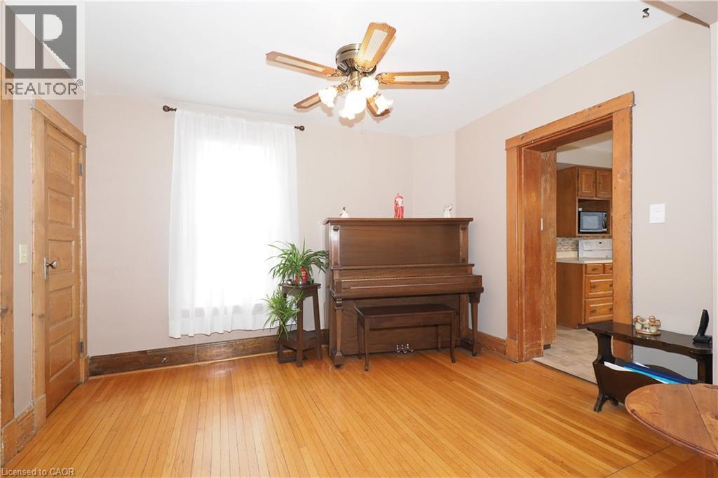 373 GARDEN Street thumbnail 11