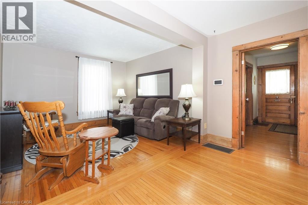 373 GARDEN Street thumbnail 12