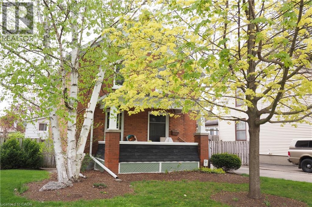 373 GARDEN Street thumbnail 3