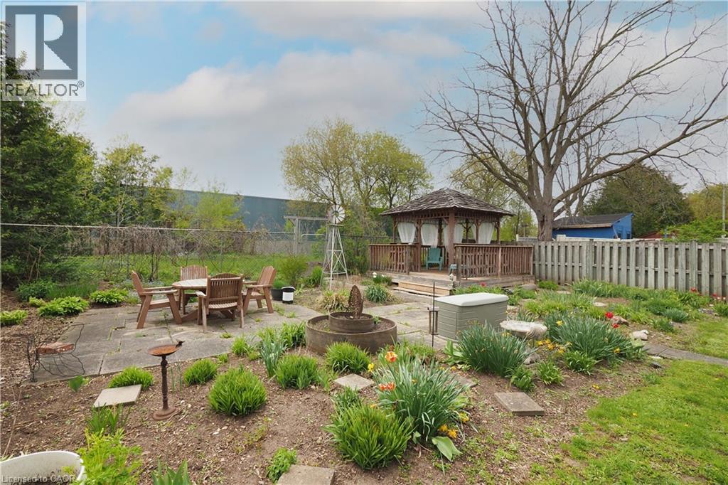 373 GARDEN Street thumbnail 38