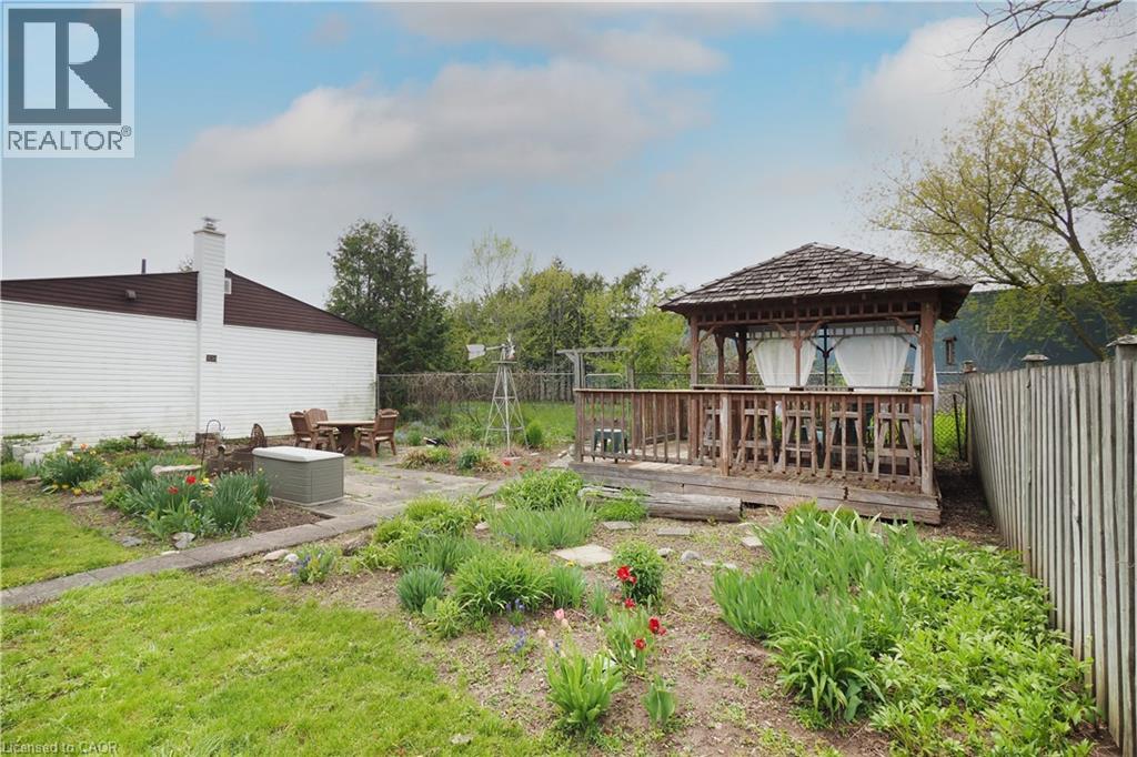 373 GARDEN Street thumbnail 39