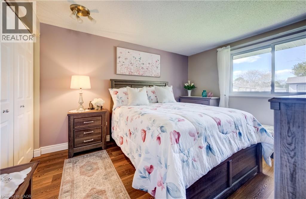 10 MEADOW WOODS Crescent thumbnail 16