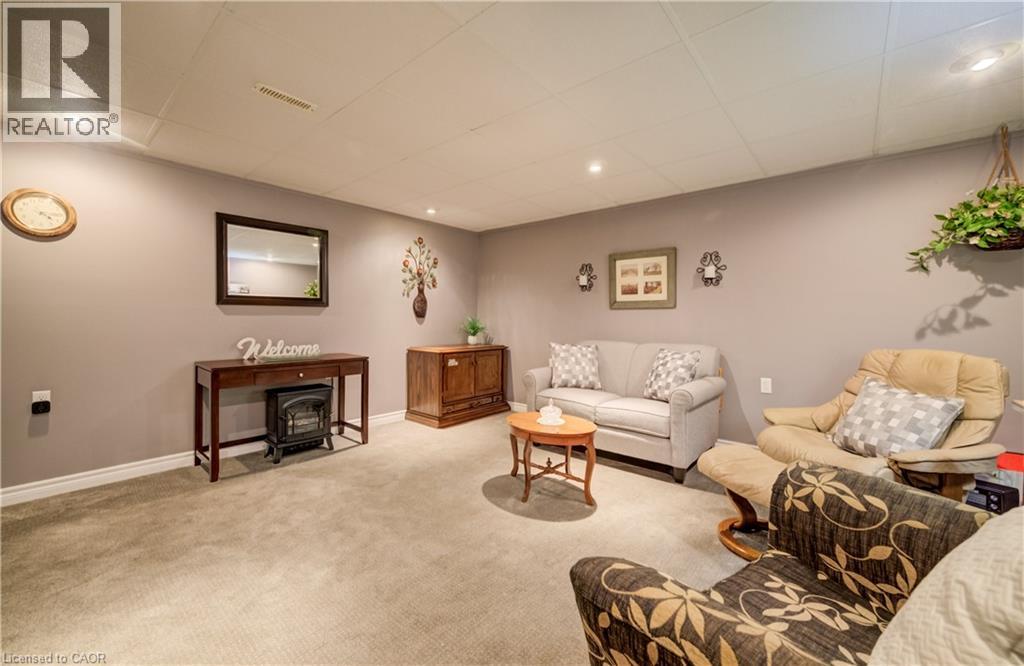 10 MEADOW WOODS Crescent thumbnail 24