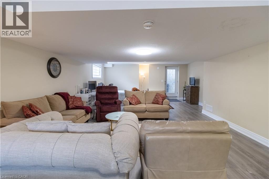 779 SNOWBERRY Court thumbnail 47