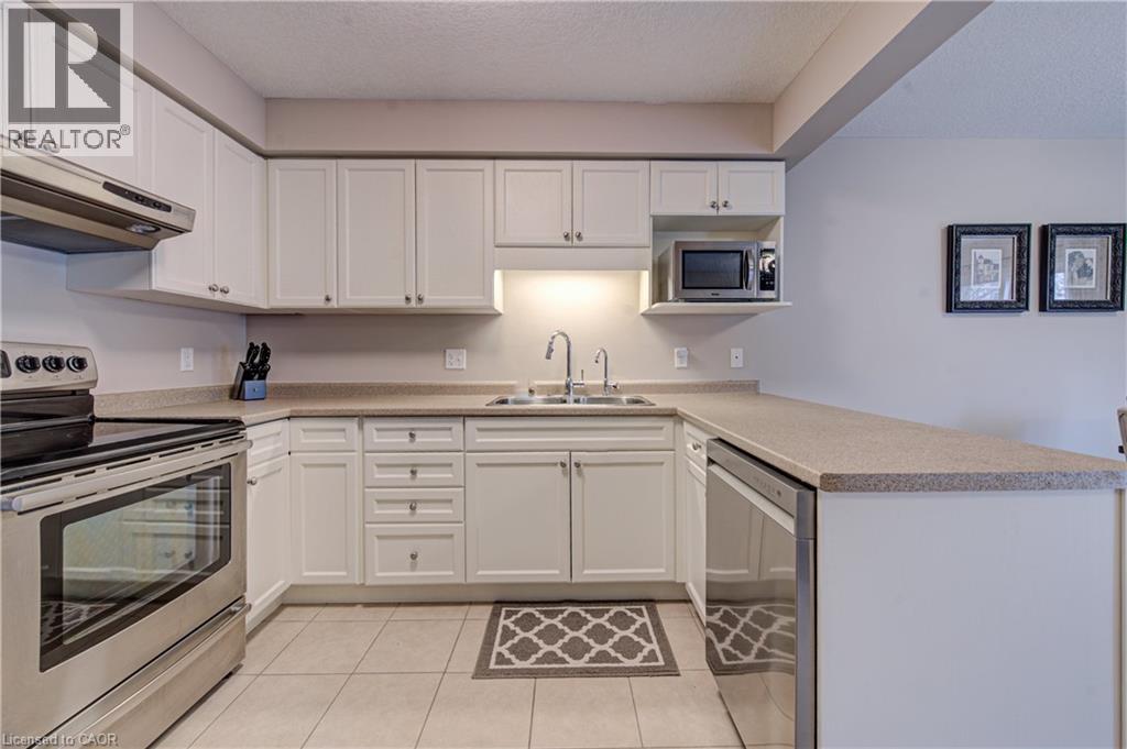 42 FALLOWFIELD Drive Unit# 22 thumbnail 9