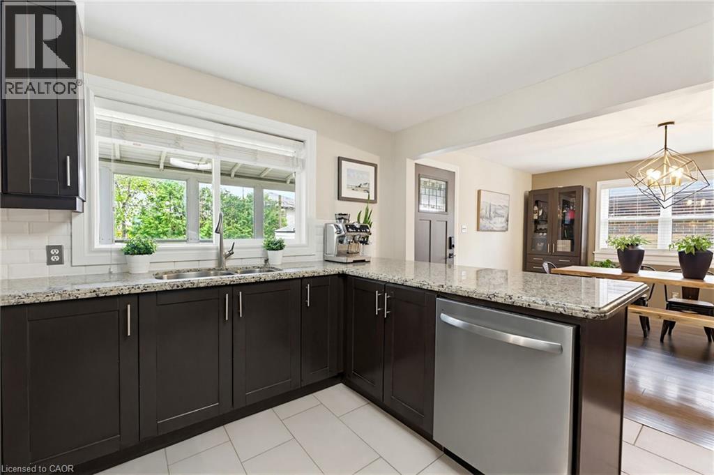 60 AVENUE Road thumbnail 11