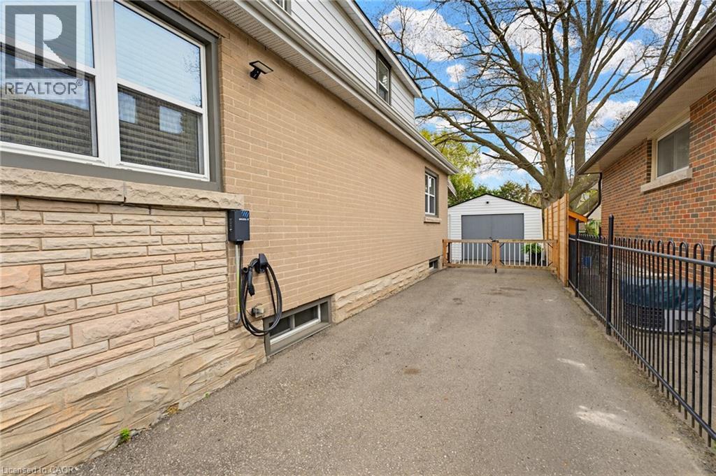 60 AVENUE Road thumbnail 24