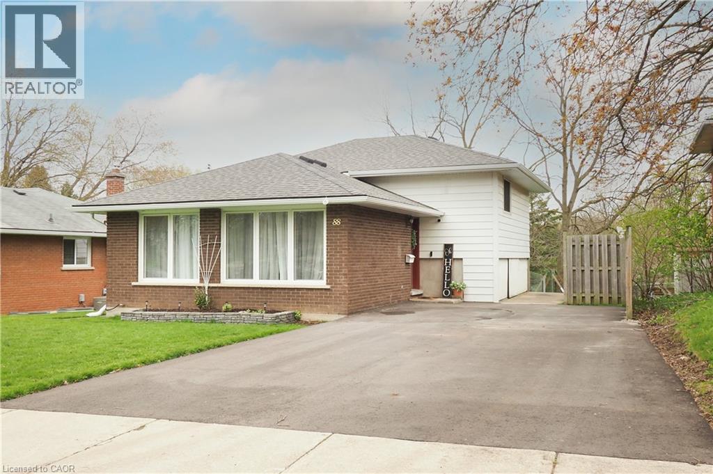 88 GILMOUR Crescent thumbnail 2