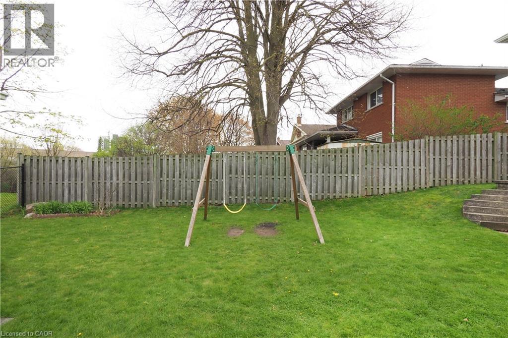 88 GILMOUR Crescent thumbnail 31