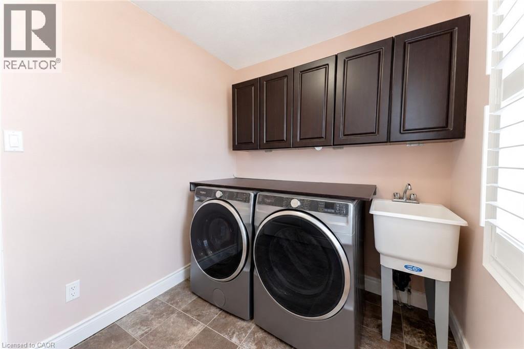 437 BEAUMONT Crescent thumbnail 15