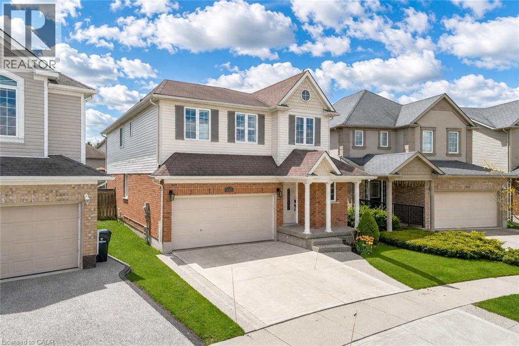 437 BEAUMONT Crescent thumbnail 2