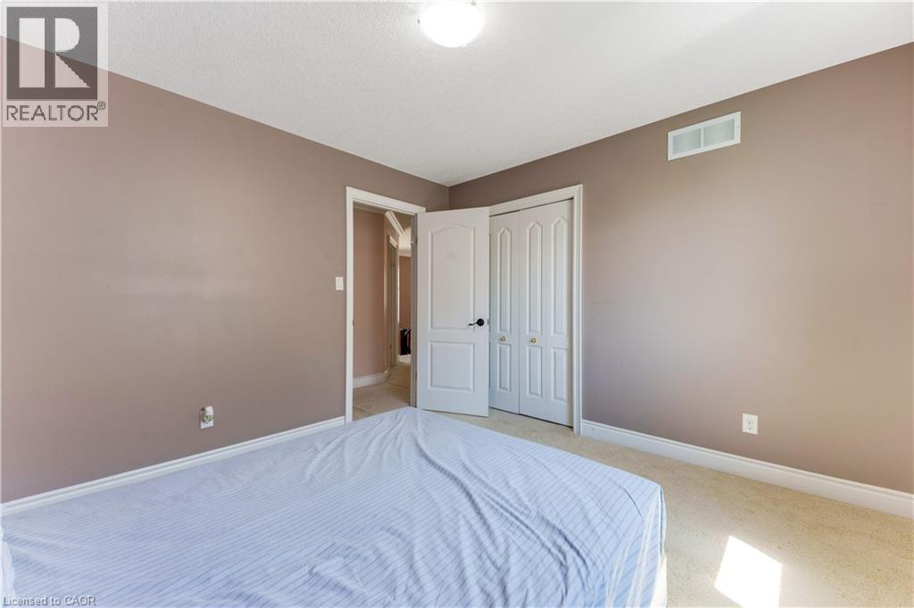 437 BEAUMONT Crescent thumbnail 22