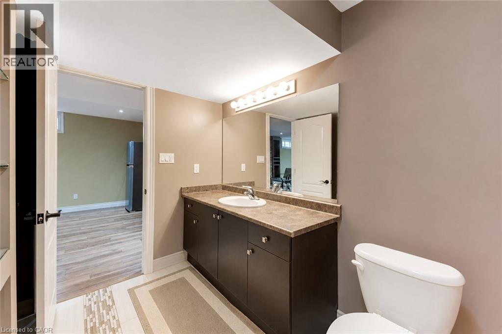 437 BEAUMONT Crescent thumbnail 27