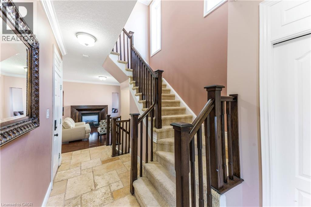437 BEAUMONT Crescent thumbnail 3