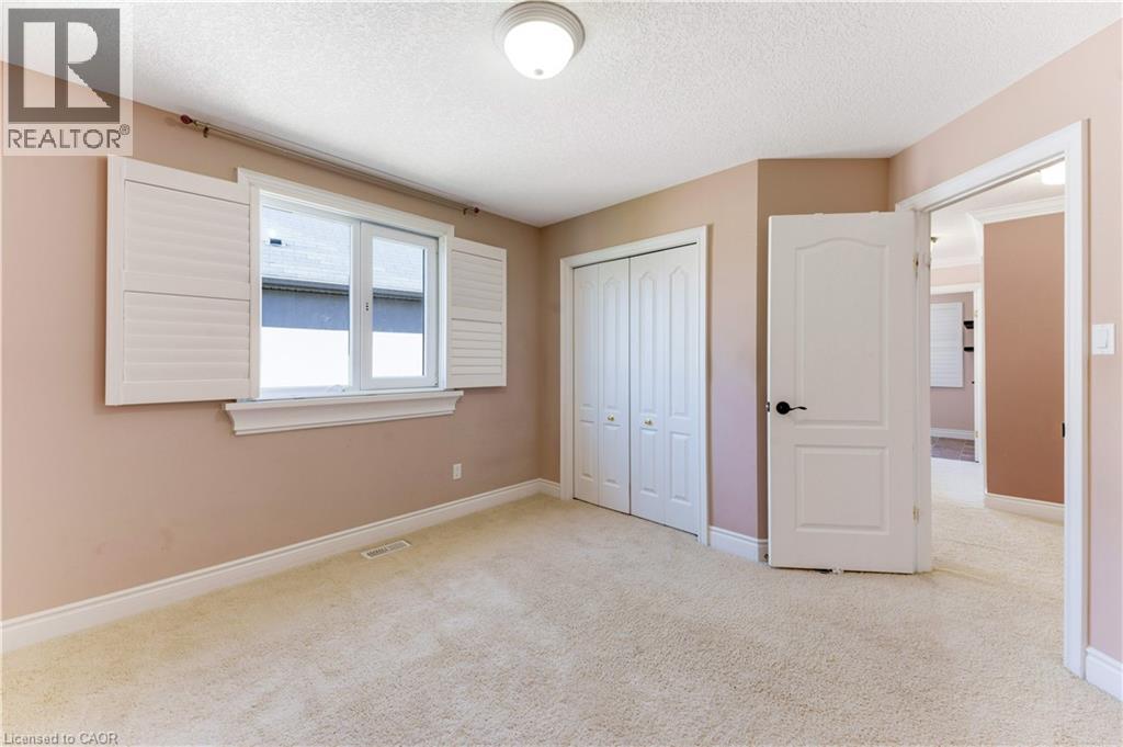 437 BEAUMONT Crescent thumbnail 31