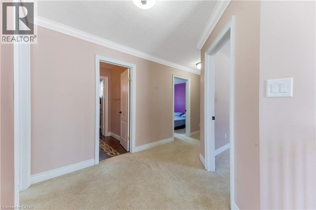 437 BEAUMONT Crescent thumbnail 32
