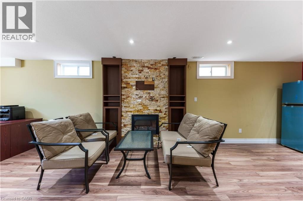 437 BEAUMONT Crescent thumbnail 36