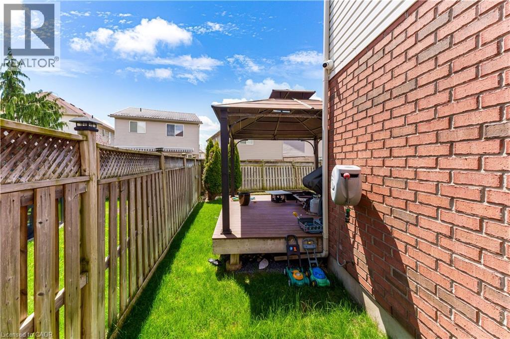 437 BEAUMONT Crescent thumbnail 39