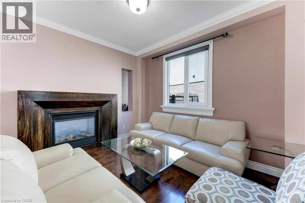 437 BEAUMONT Crescent thumbnail 4