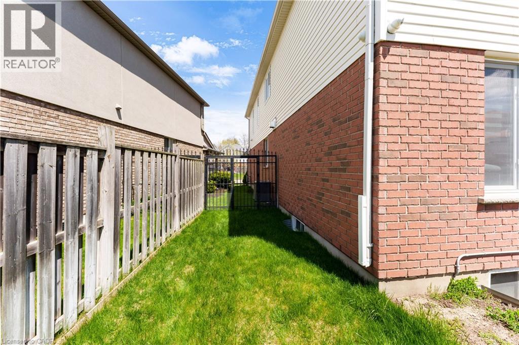 437 BEAUMONT Crescent thumbnail 41